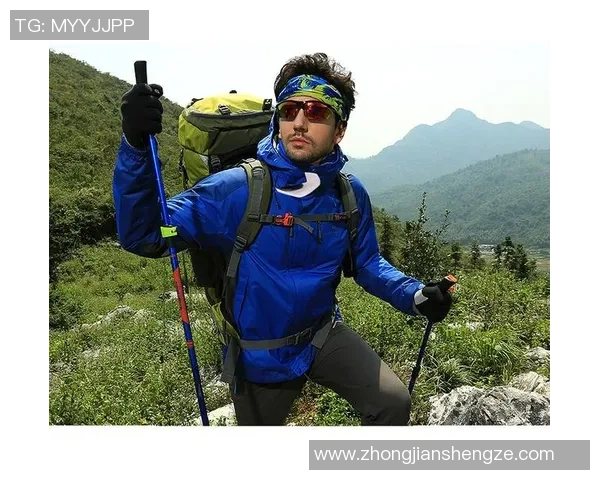 足球球星时尚穿搭潮流解析 女士冲锋衣搭配新风尚