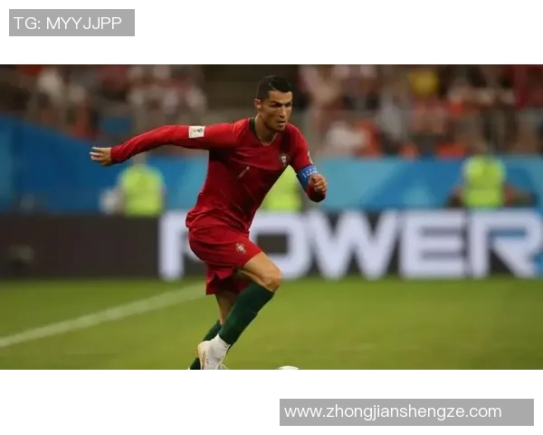 重伤足球球星康复之路：从绝望到重返赛场的艰辛历程与奋斗精神